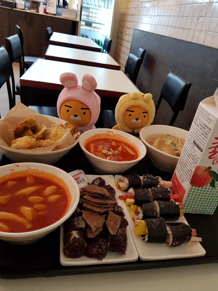 			현선이네 (용산본점) - 서울 > 용산구/한식 | 미식가이드, 포잉		 현선이네 (용산본점) | 미식가이드, 포잉